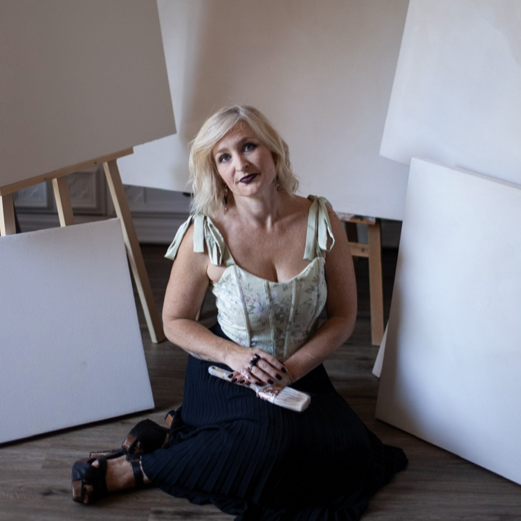 Artist, Jennifer Sparacino headshot as an event artist who will be live painting at The Abbotsford Tulip Festival in Abbotsford, BC