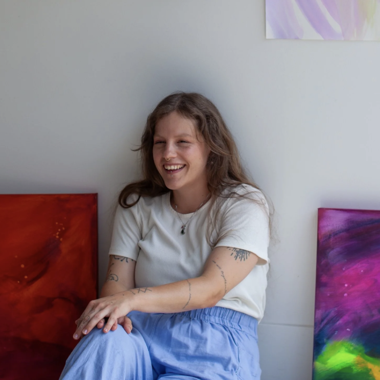 Artist, Jennifer Sparacino headshot as an event artist who will be live painting at The Abbotsford Tulip Festival in Abbotsford, BC